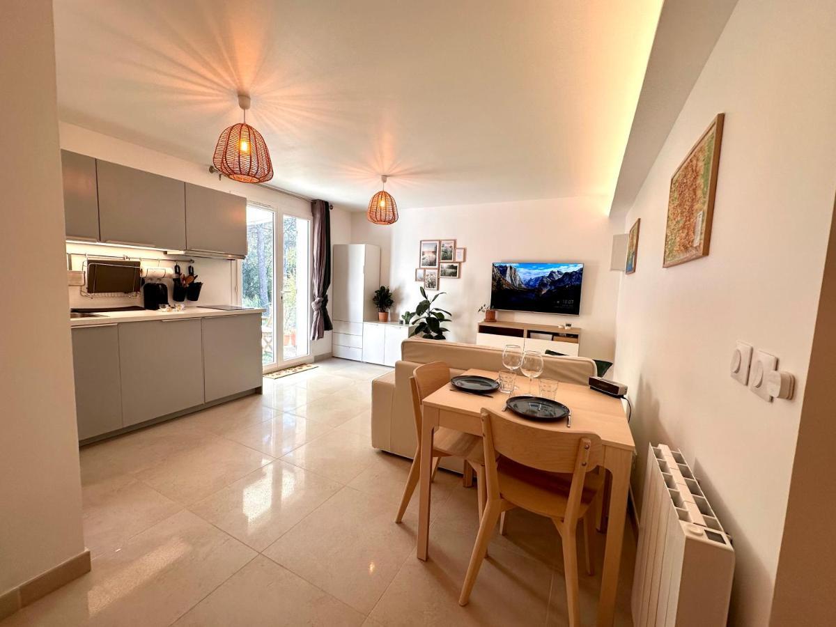 Paisible Studio Tout Neuf En Lisiere De Foret Peyrolles-en-Provence Ngoại thất bức ảnh